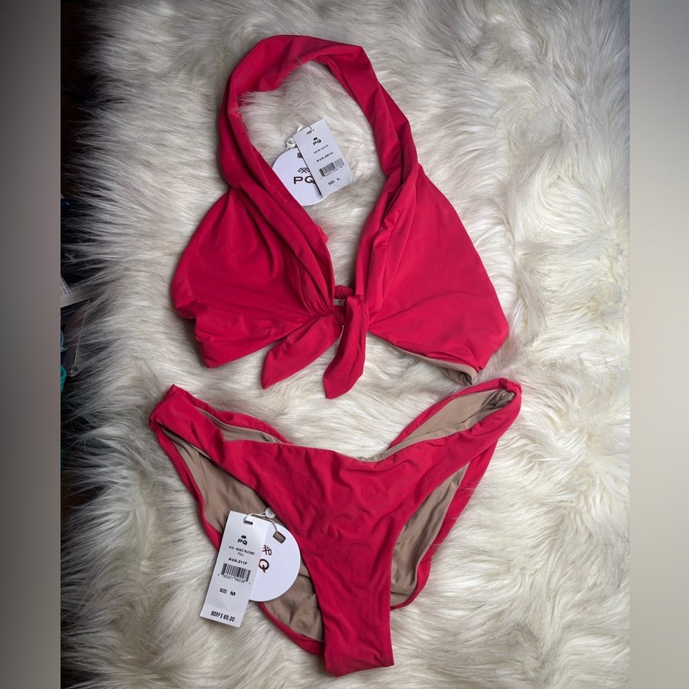 NEW
2pc PQ Swim Alex Top & Basic
Ruched Bottom Teeny Cut in Avalon - Picture 4 of 5